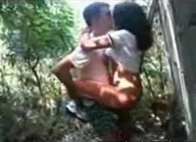 Los atrapan cogiendo en plena excursión