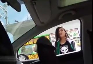 ▶️ Lindura Victima De Un Dick Flash ¡¡PERO NO SE VA!! Video | CdeV.com