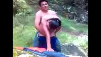 El albañil se chinga a la hija de su chalán y ni se entera