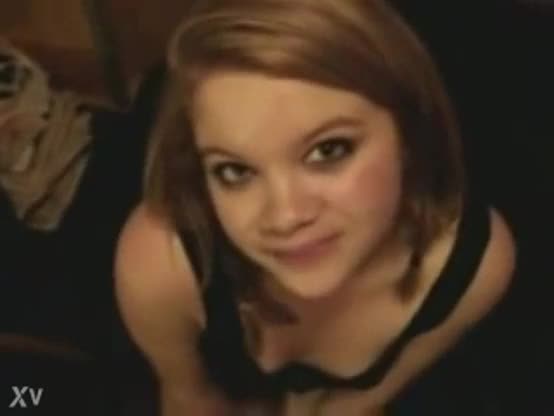 Un clásico de 2018 de esta guerita teen que le gusta mucho tener la verga en la cara