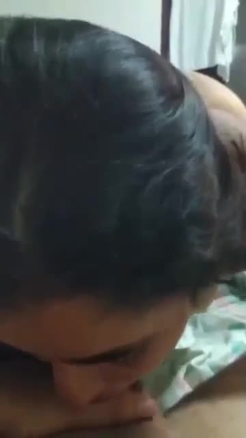 Ella sabe como mamar verga y sacarle los babys a chorros porque bien que sabe hacerlo parte 1