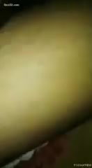 Una bella desi teen disfrutando de las mieles de una buena vergota lechuda